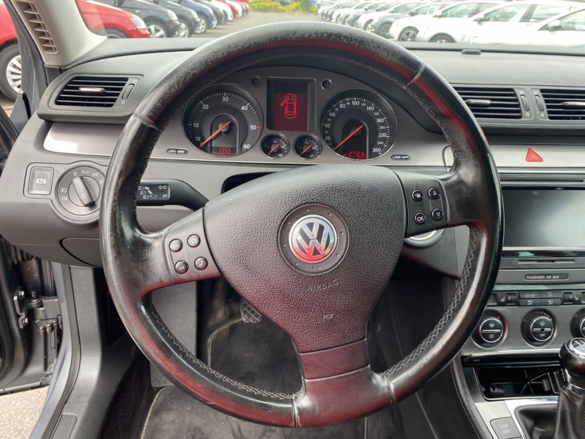 2008 Volkswagen PASSAT - 11