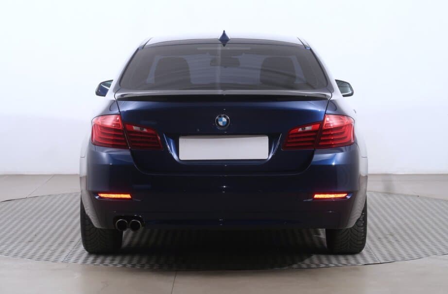2015 BMW 5-SERIES - 6