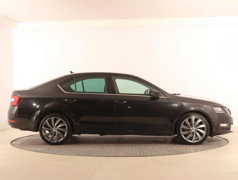 2018 Škoda OCTAVIA - 8