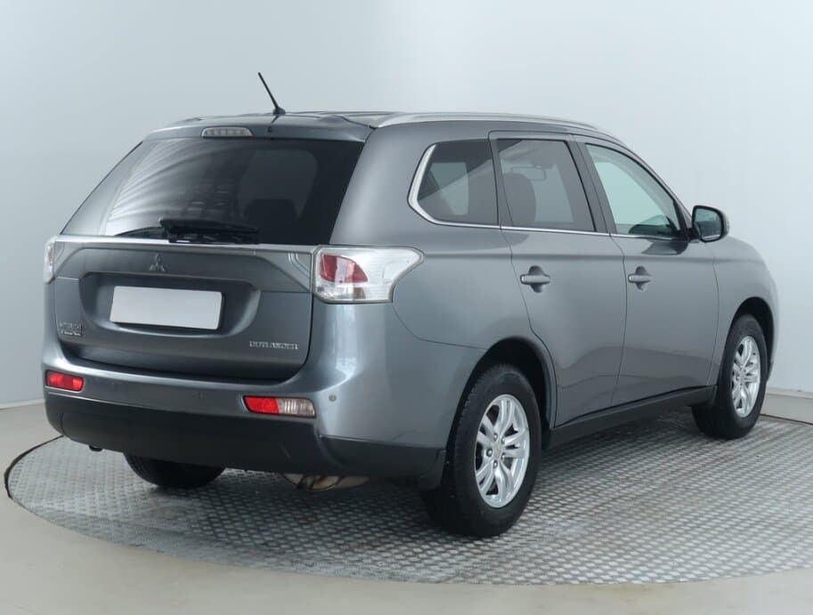 2015 Mitsubishi OUTLANDER - 7