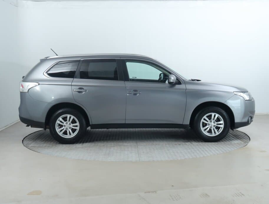2015 Mitsubishi OUTLANDER - 8