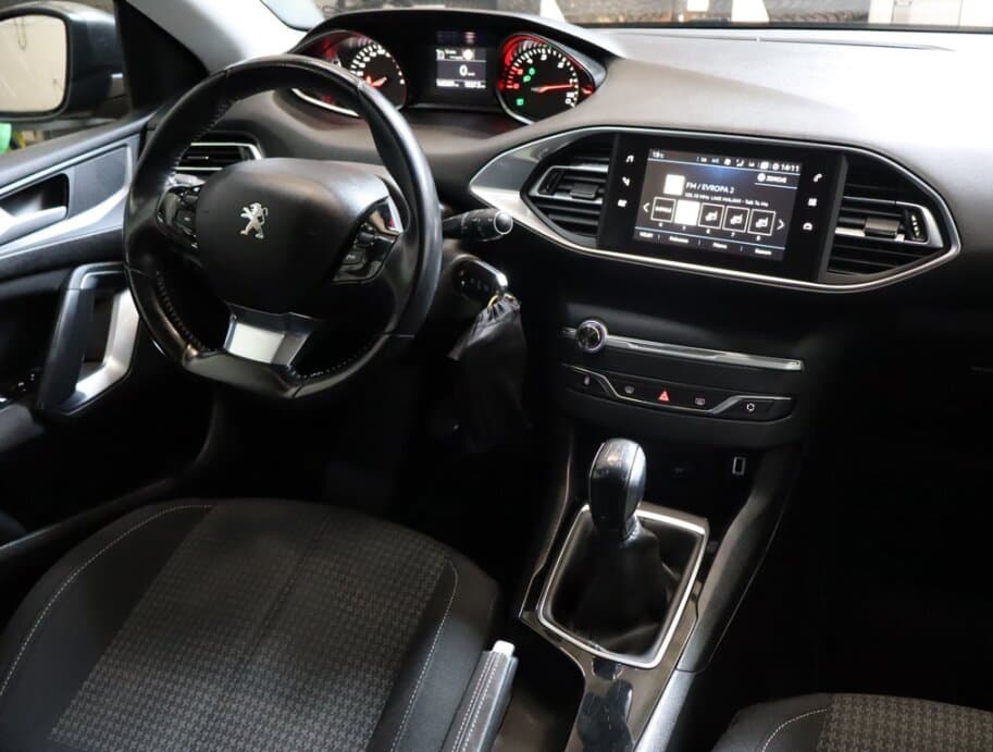 2018 Peugeot 308 - 9