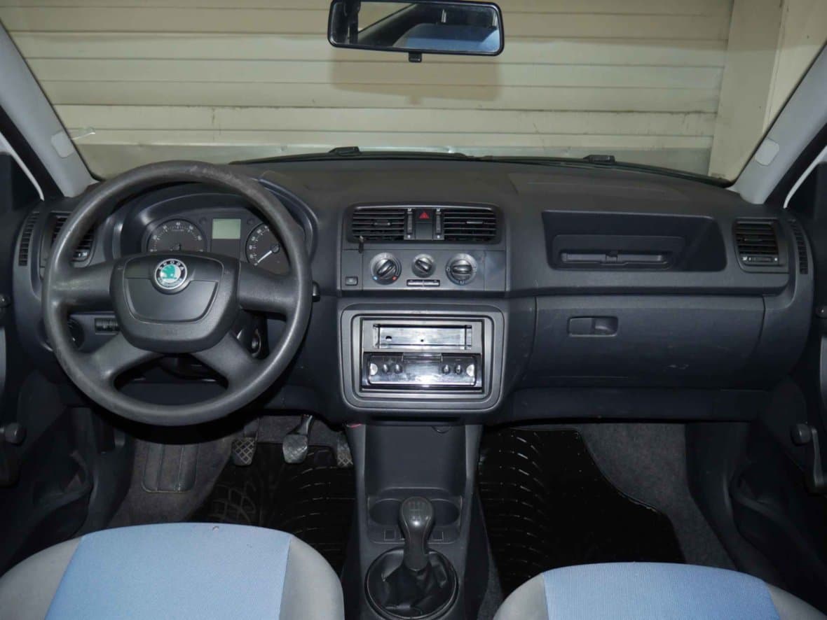 2010 Škoda FABIA - 8