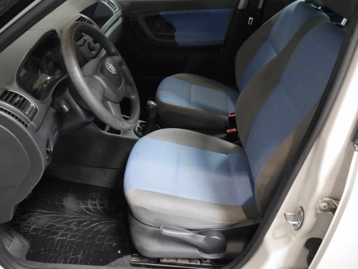 2010 Škoda FABIA - 9