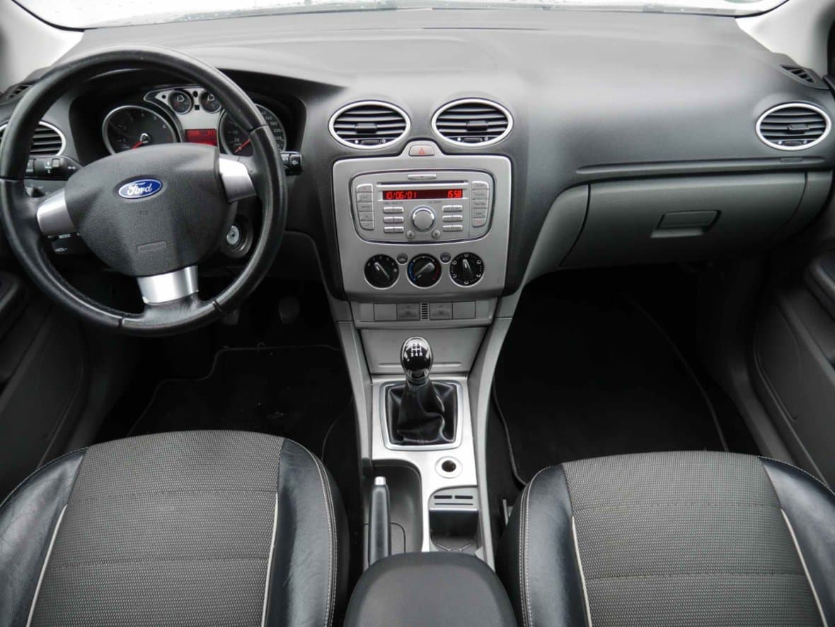 2009 Ford FOCUS - 7
