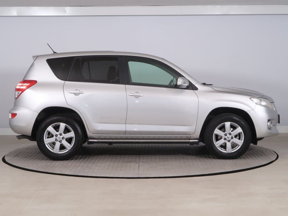 2011 Toyota RAV4 - 8