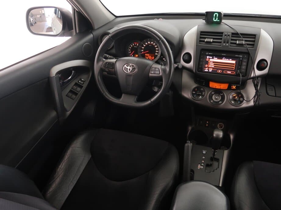 2011 Toyota RAV4 - 9