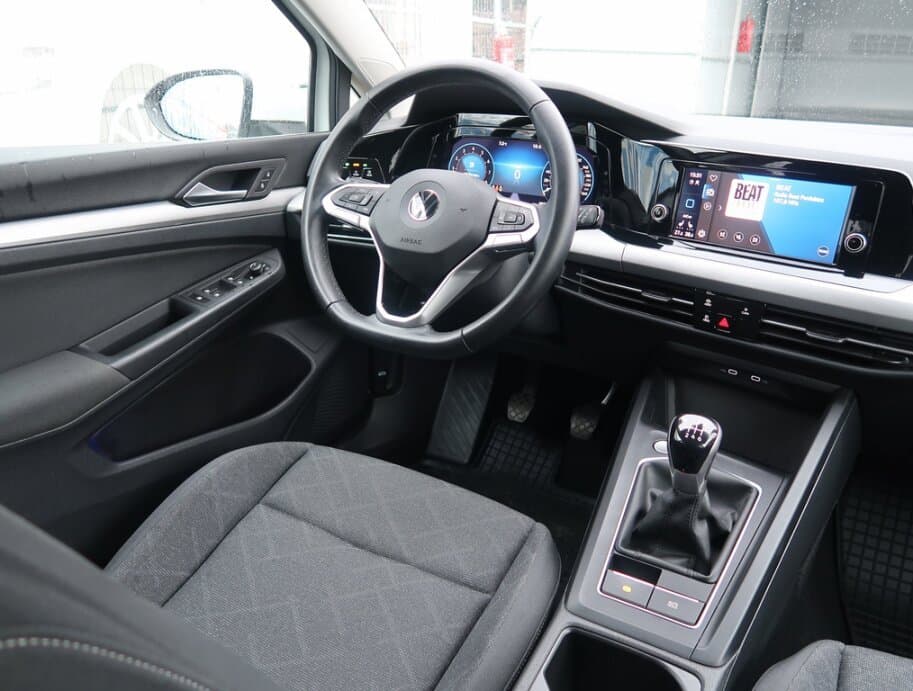 2022 Volkswagen Golf - 9