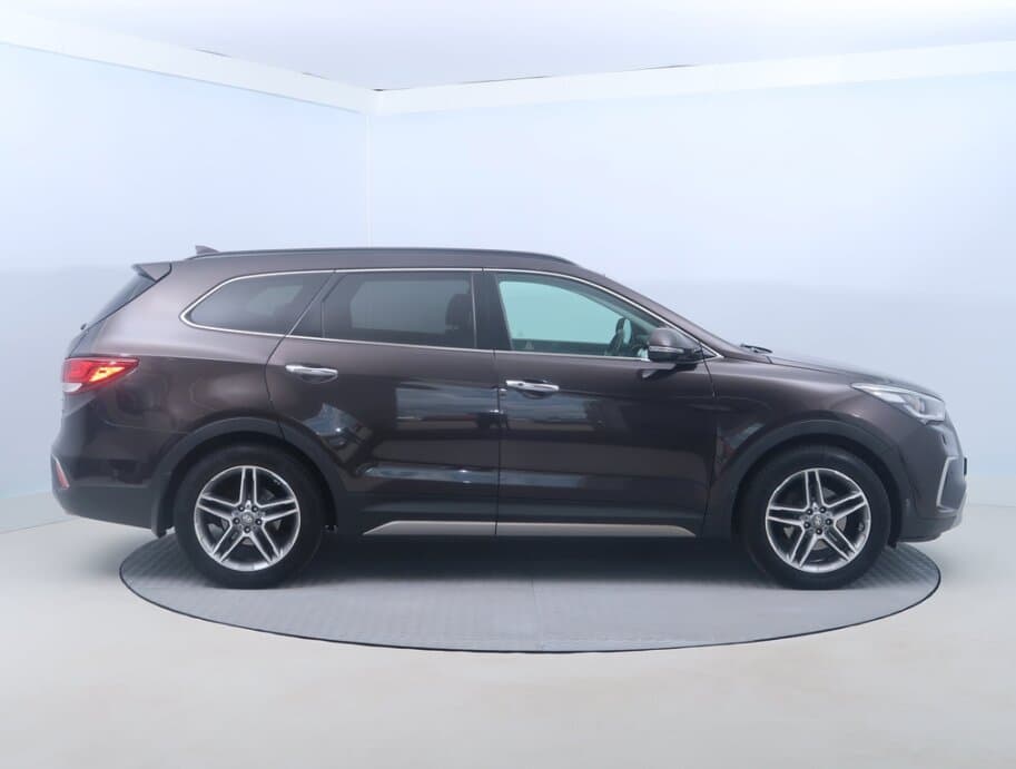 2017 Hyundai SANTA FE - 8