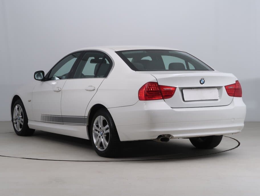 2011 BMW 3-SERIES - 5