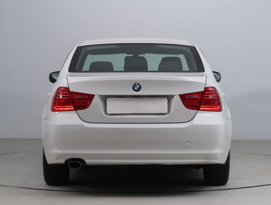 2011 BMW 3-SERIES - 6