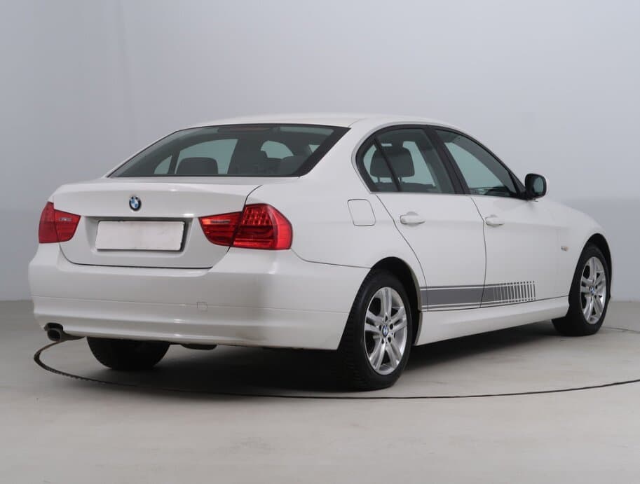 2011 BMW 3-SERIES - 7