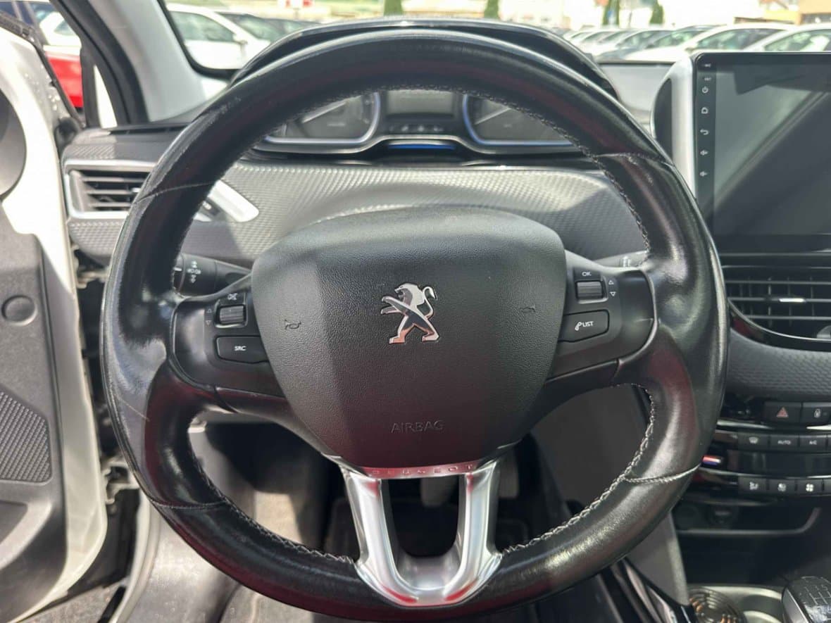 2015 Peugeot 2008 - 12