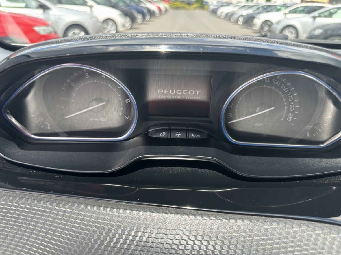 2015 Peugeot 2008 - 13