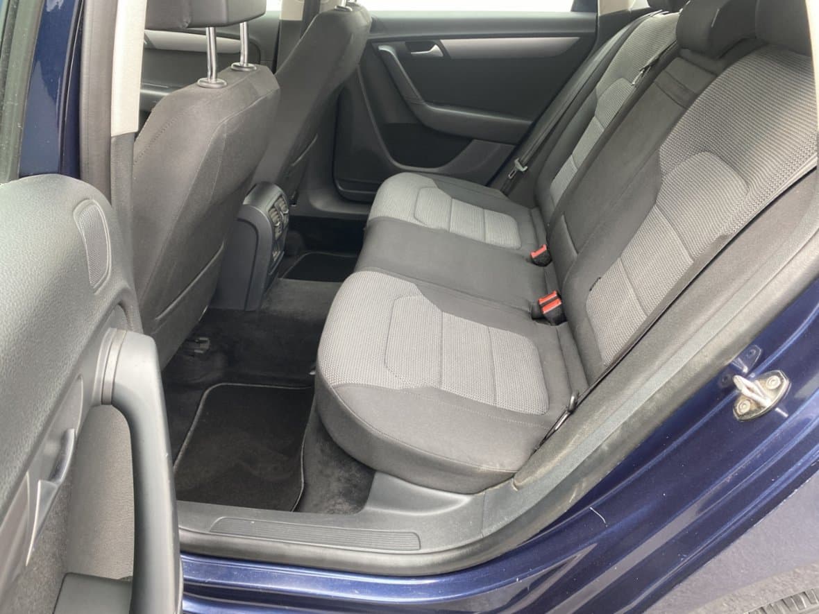 2012 Volkswagen PASSAT - 10