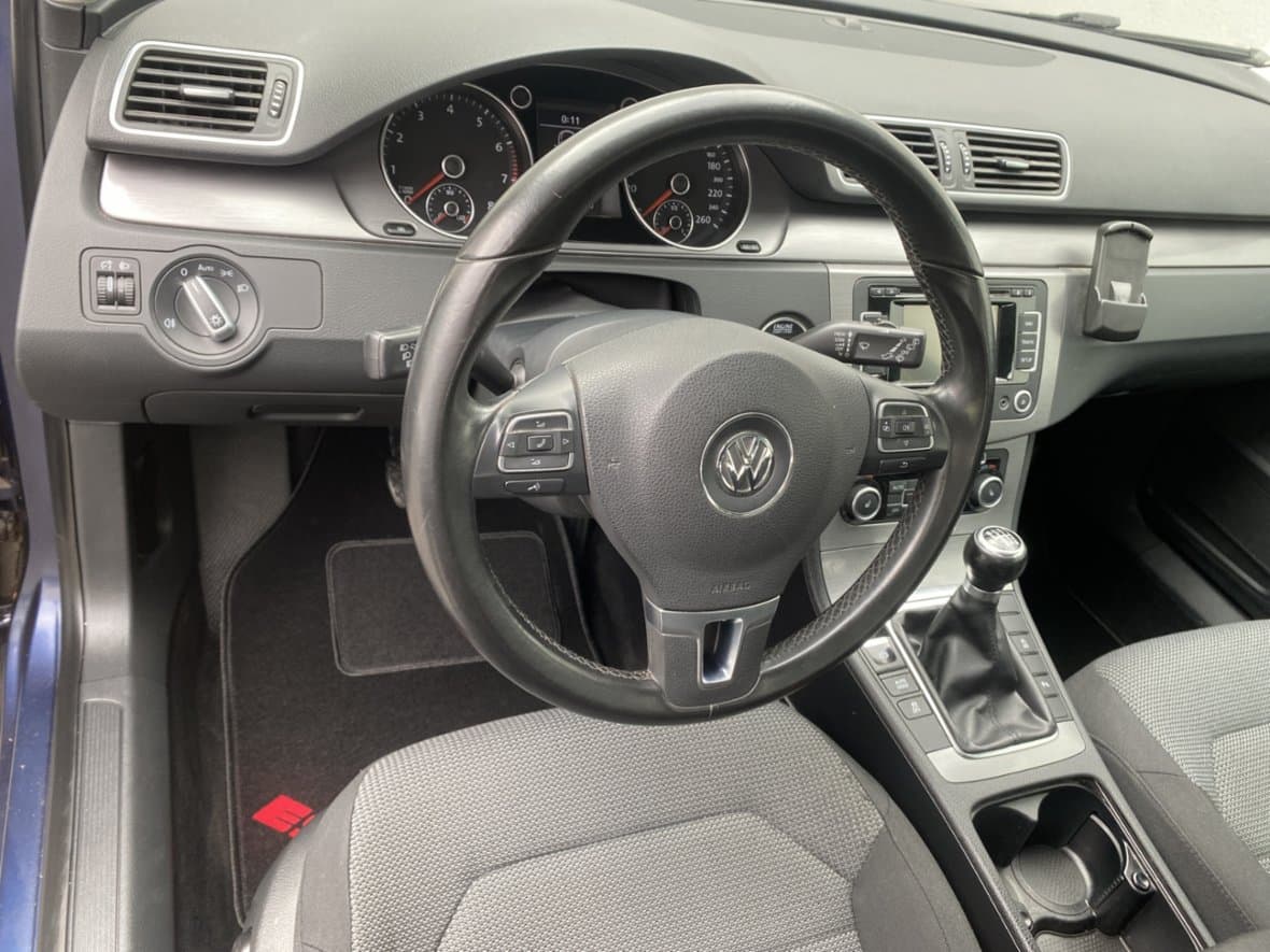 2012 Volkswagen PASSAT - 13