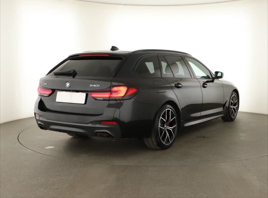 2021 BMW 5-SERIES - 7