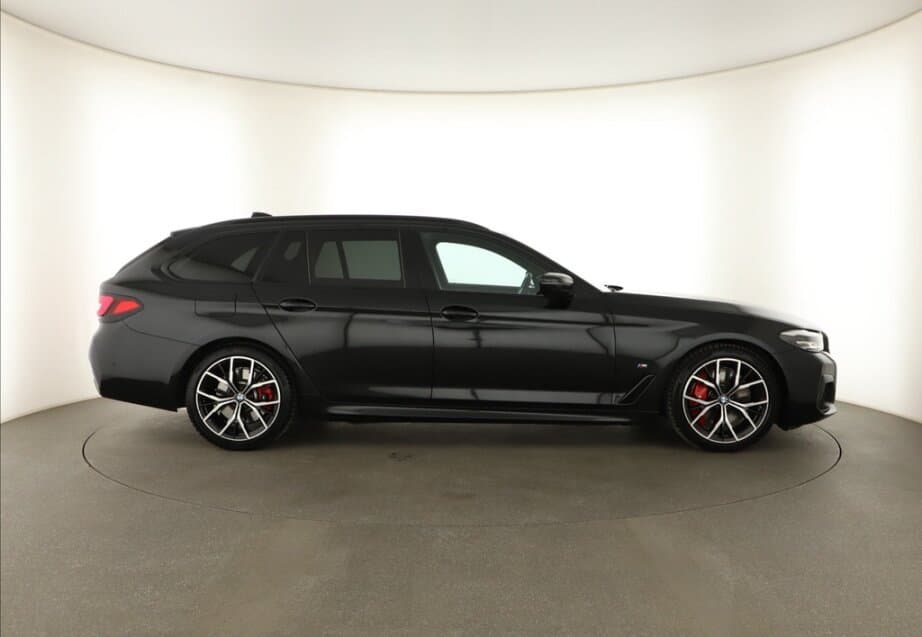 2021 BMW 5-SERIES - 8