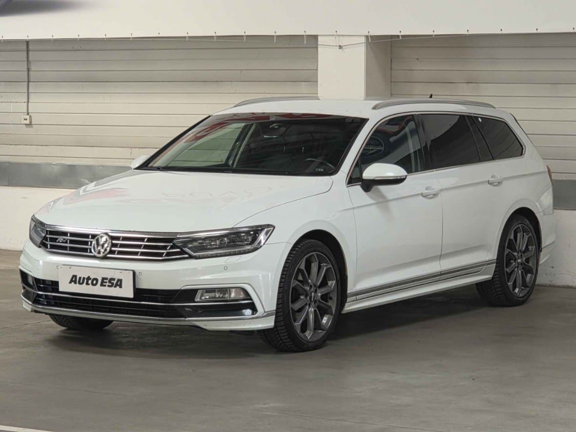 2018 Volkswagen PASSAT - 4