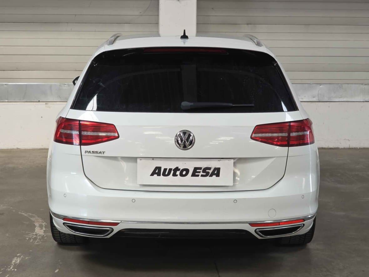2018 Volkswagen PASSAT - 6