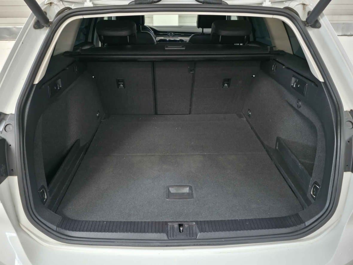 2018 Volkswagen PASSAT - 8
