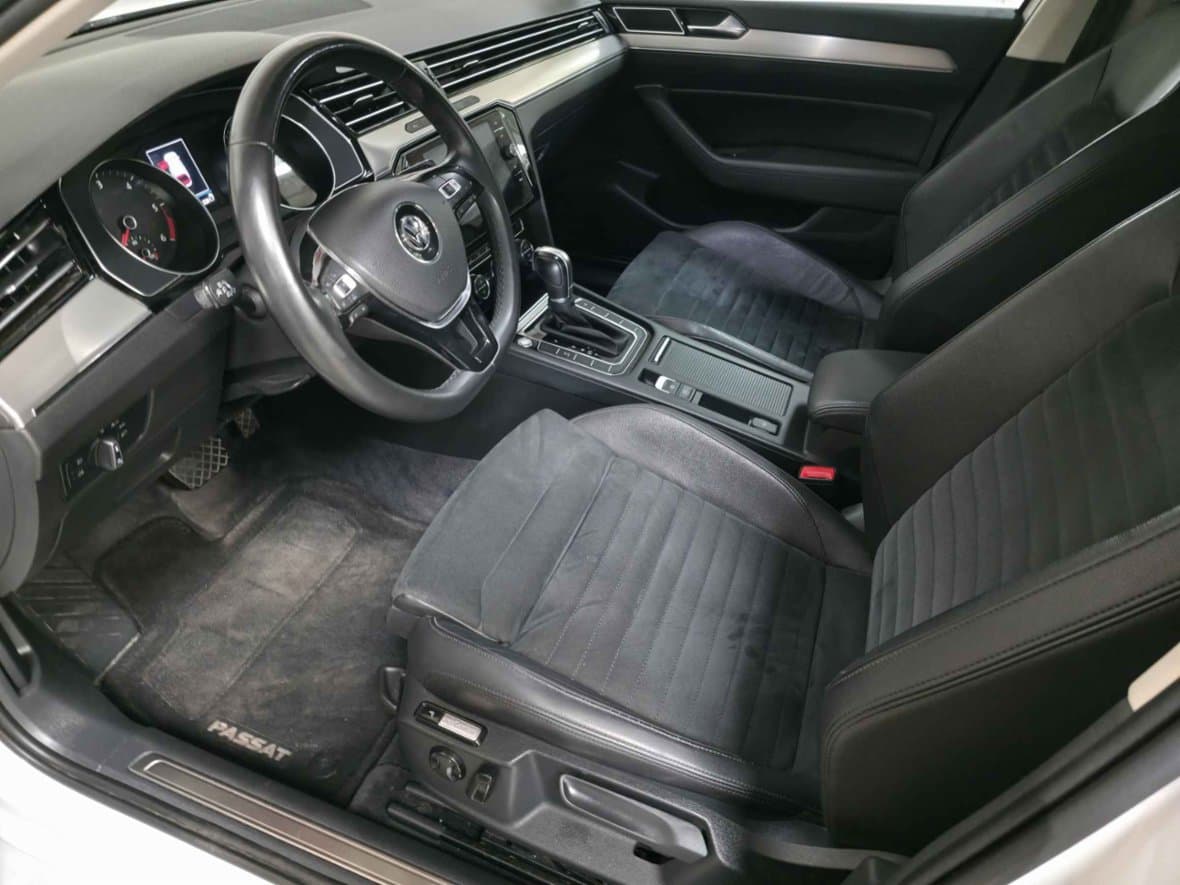 2018 Volkswagen PASSAT - 10