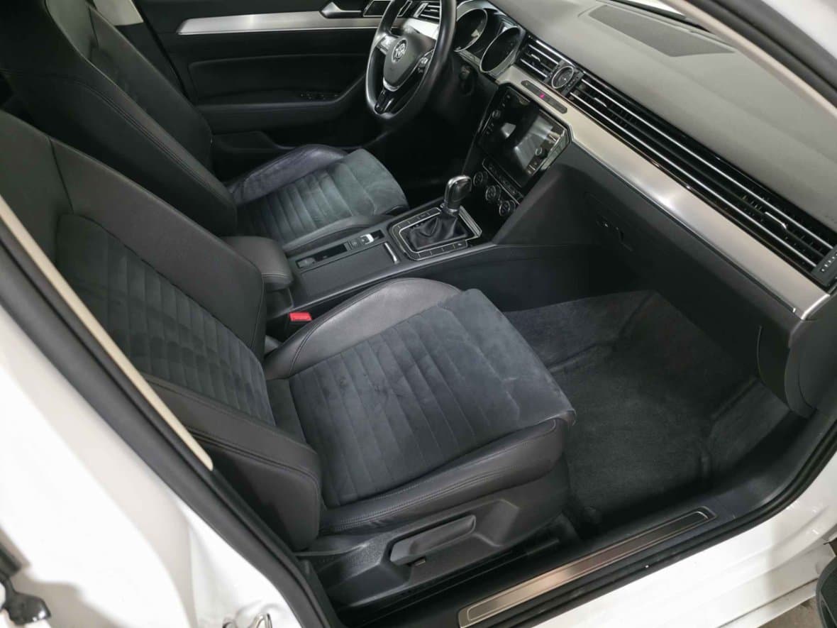 2018 Volkswagen PASSAT - 13