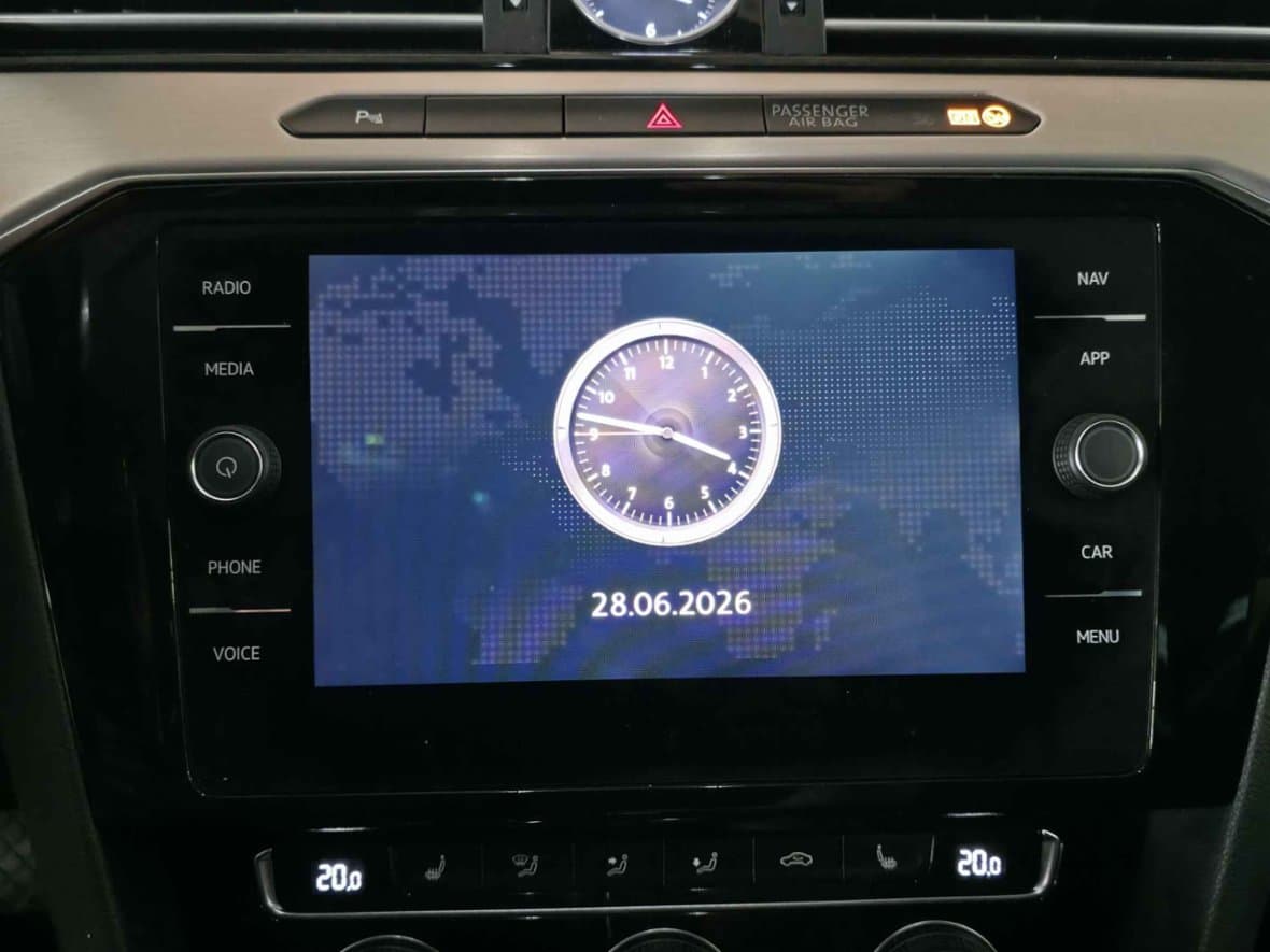 2018 Volkswagen PASSAT - 17