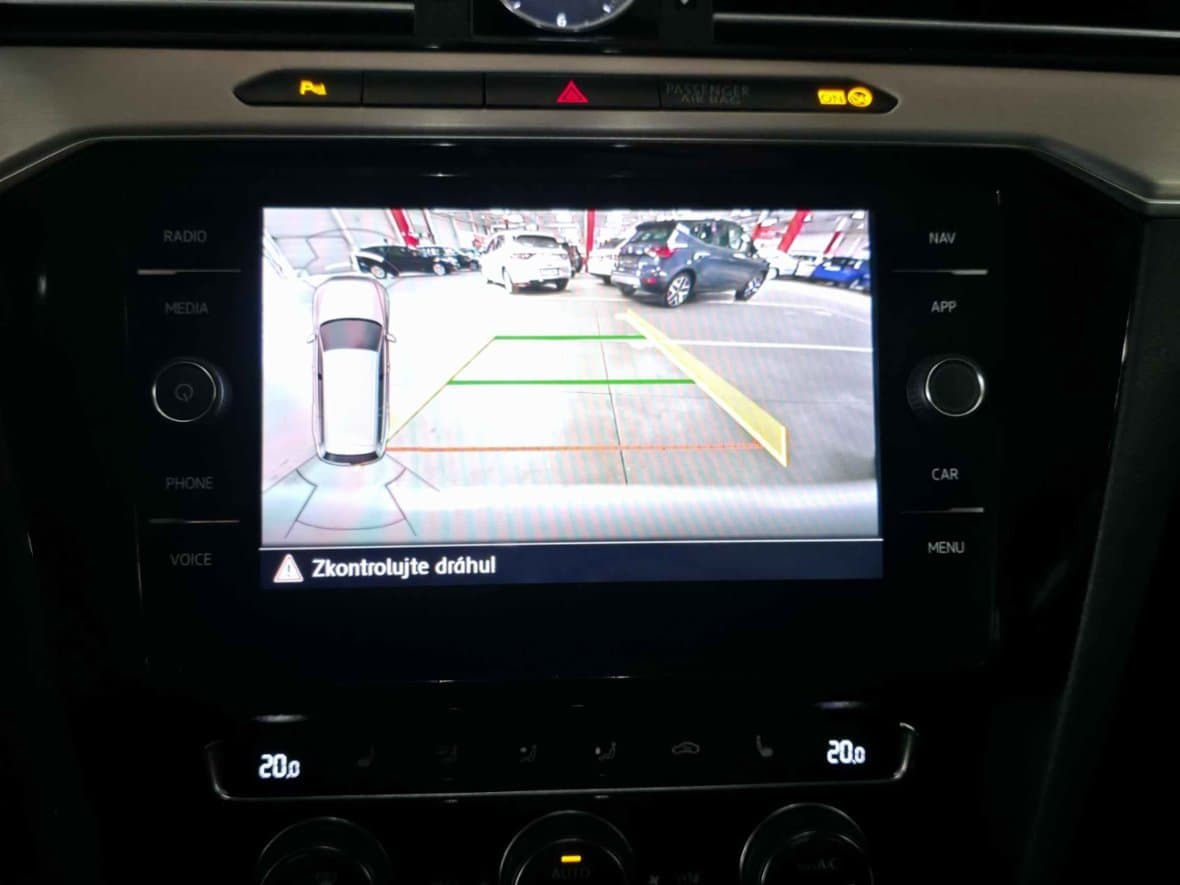 2018 Volkswagen PASSAT - 19