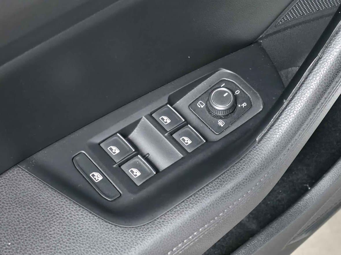 2018 Volkswagen PASSAT - 20