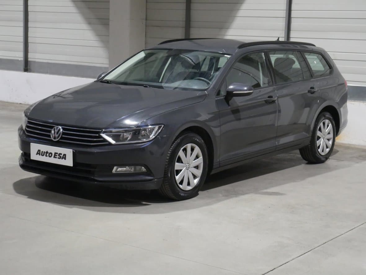 2018 Volkswagen PASSAT - 3
