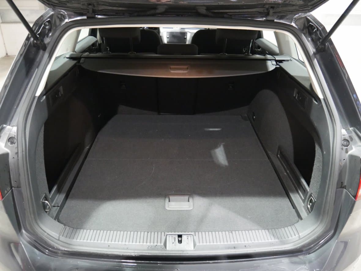 2018 Volkswagen PASSAT - 7