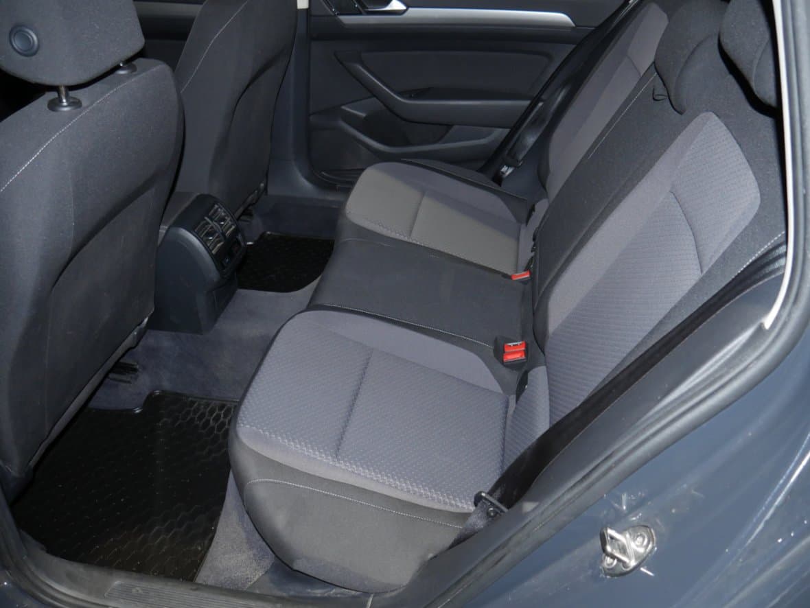 2018 Volkswagen PASSAT - 10