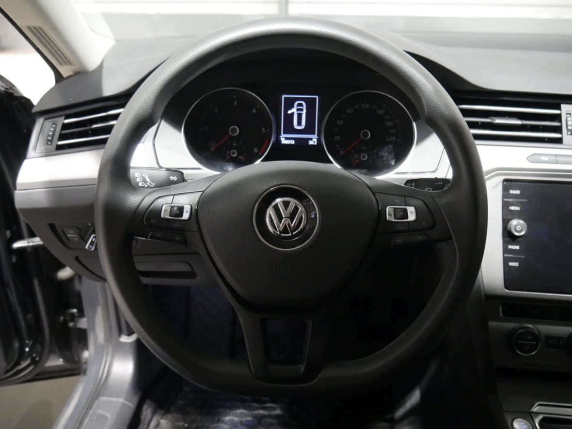 2018 Volkswagen PASSAT - 12