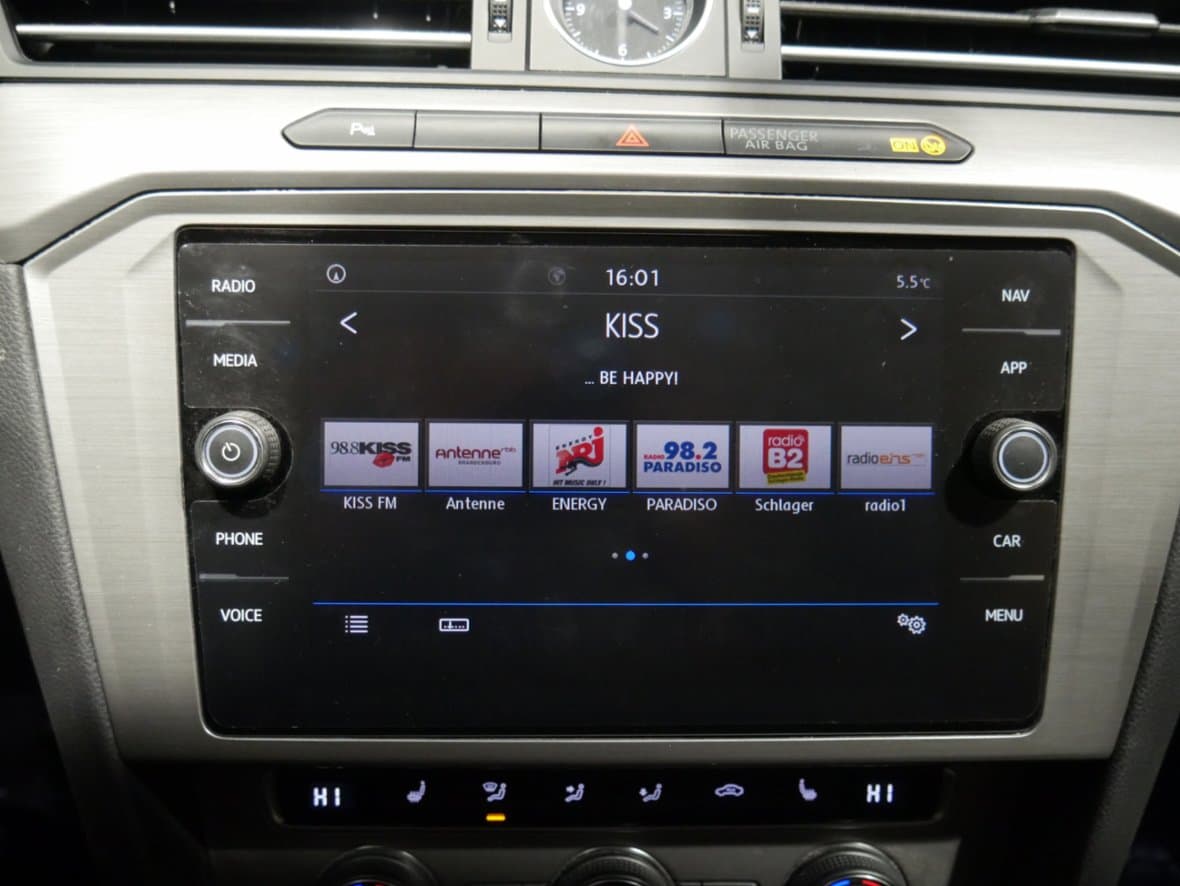 2018 Volkswagen PASSAT - 13