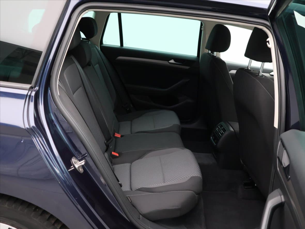 2015 Volkswagen PASSAT - 13