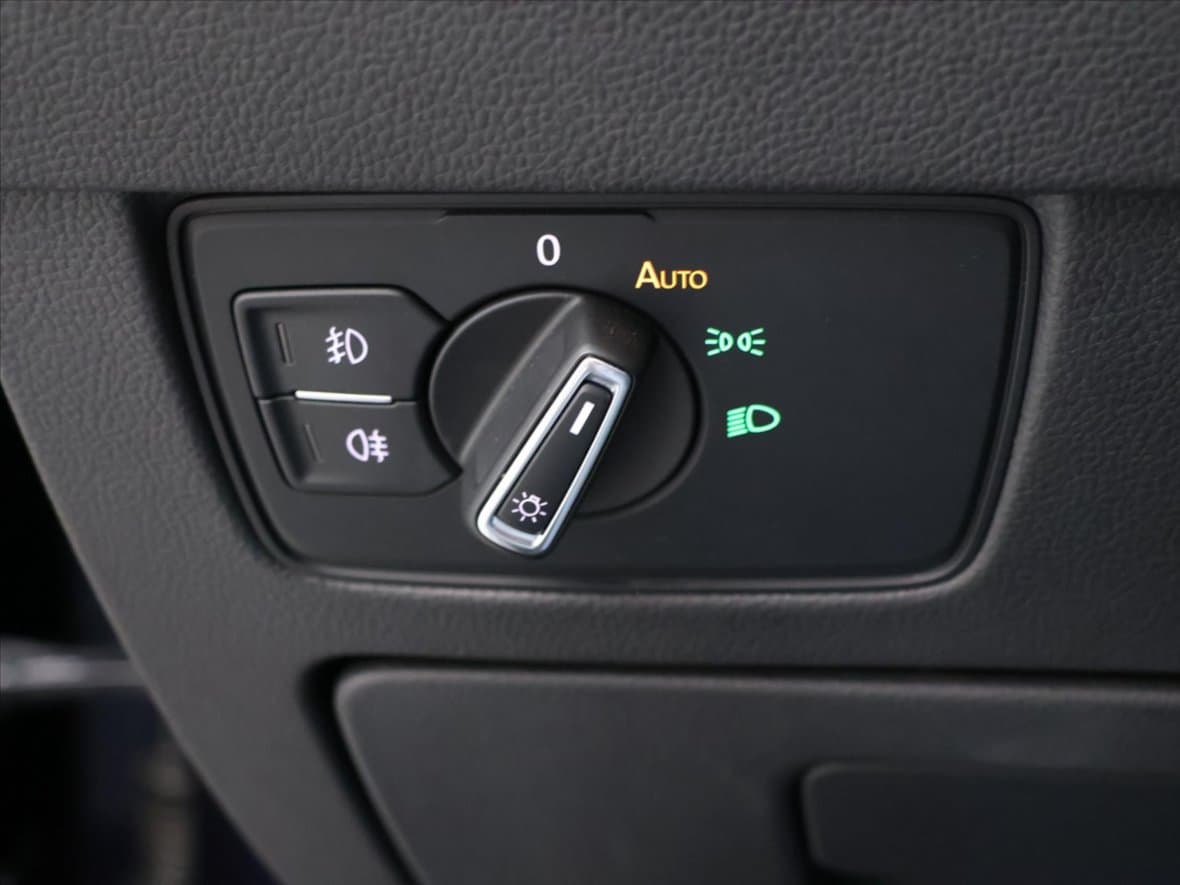 2015 Volkswagen PASSAT - 16