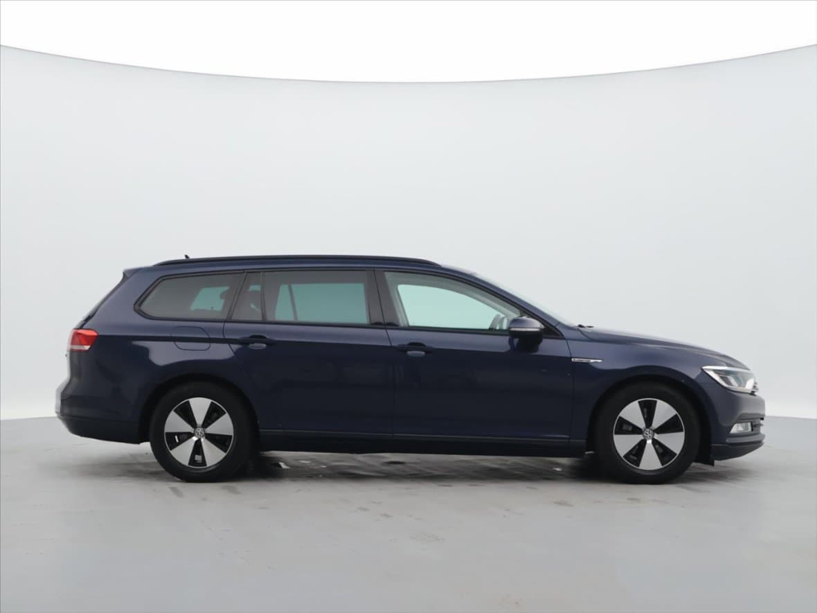 2015 Volkswagen PASSAT - 8