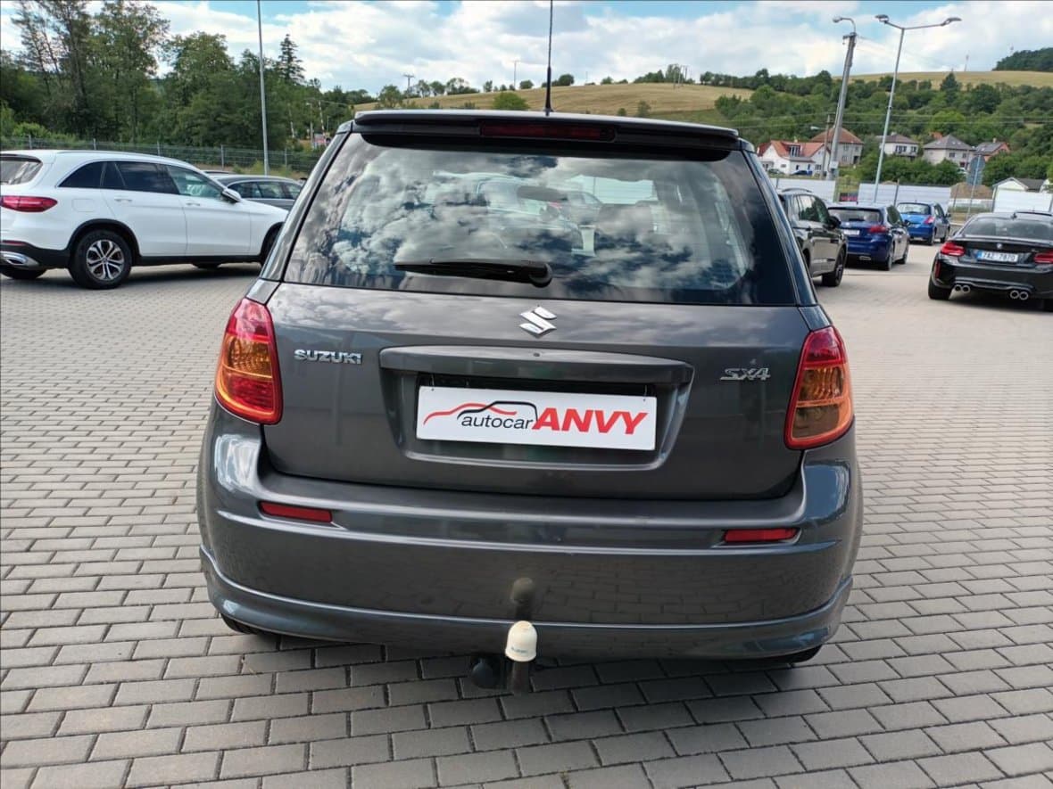 2011 Suzuki SX4 - 10