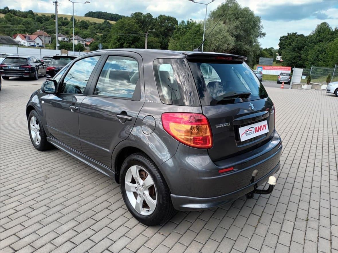 2011 Suzuki SX4 - 11