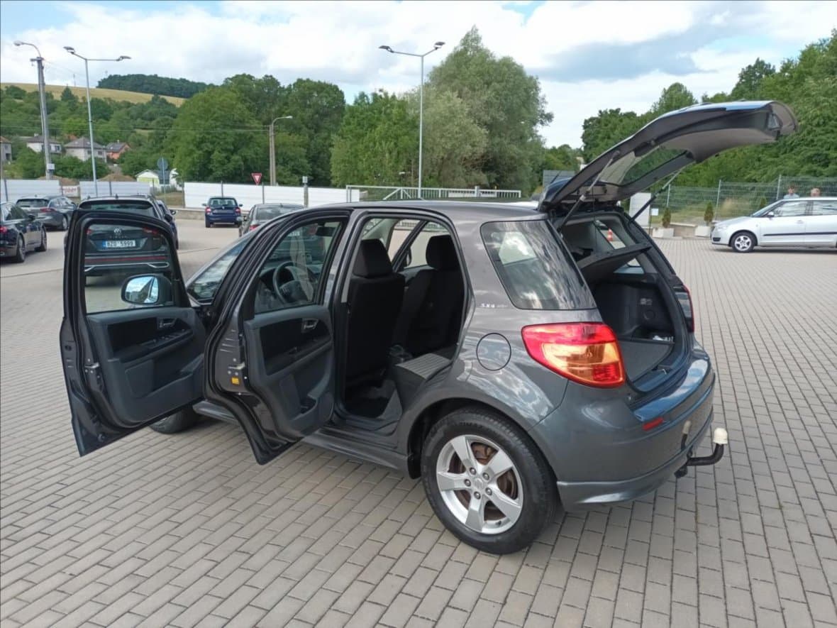 2011 Suzuki SX4 - 14