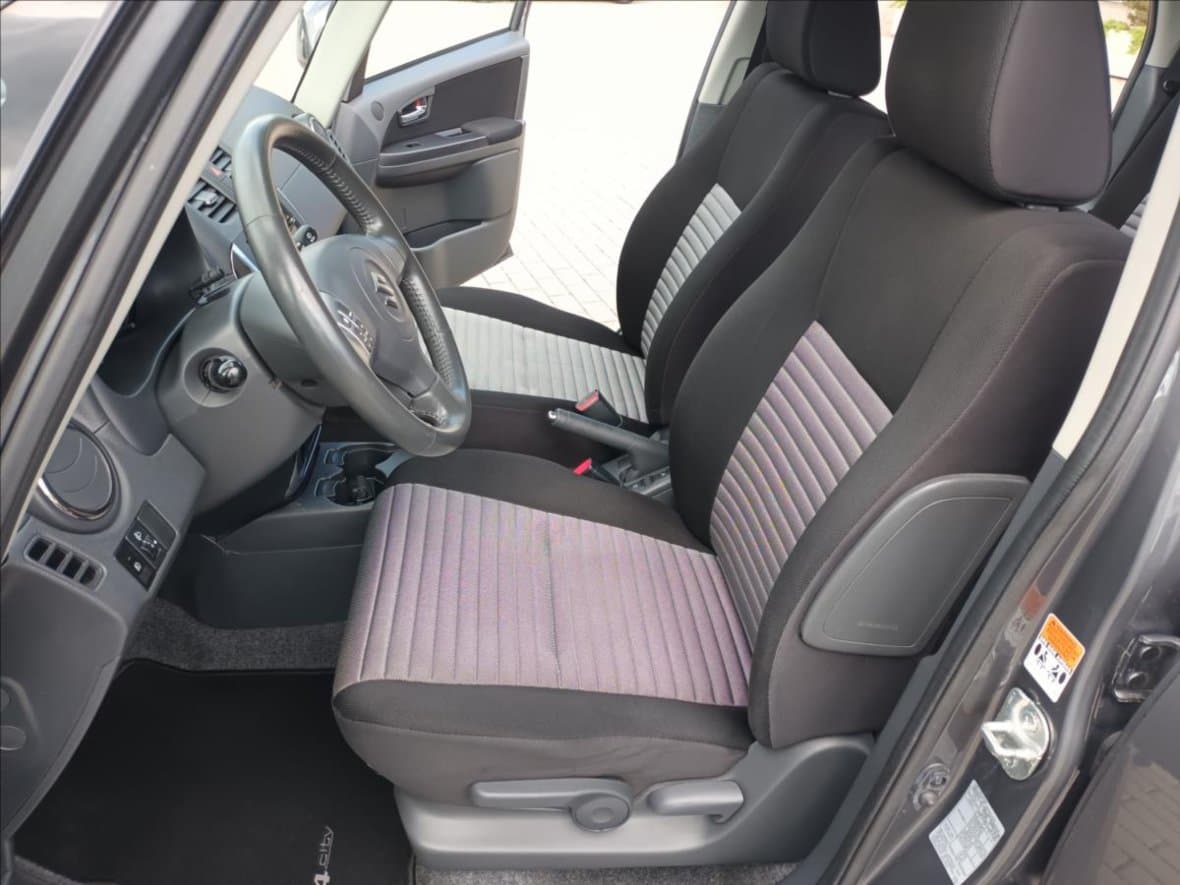 2011 Suzuki SX4 - 19