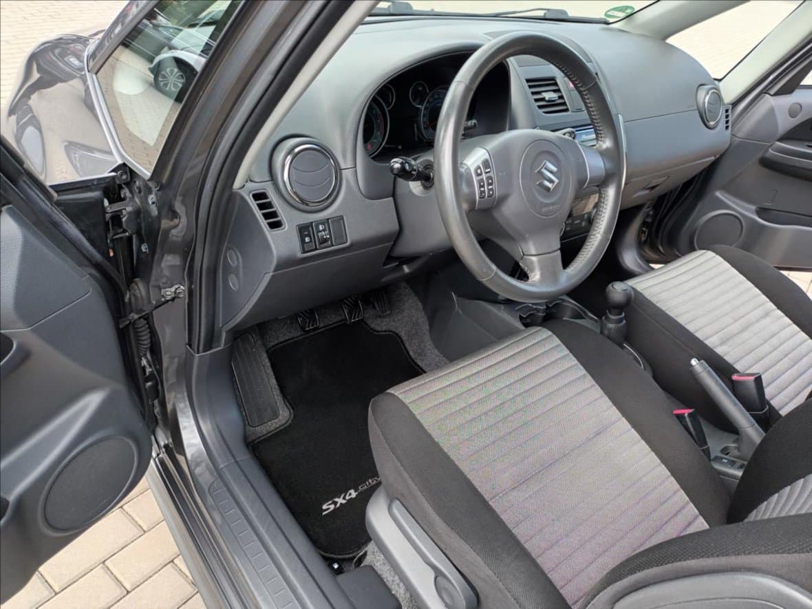 2011 Suzuki SX4 - 20