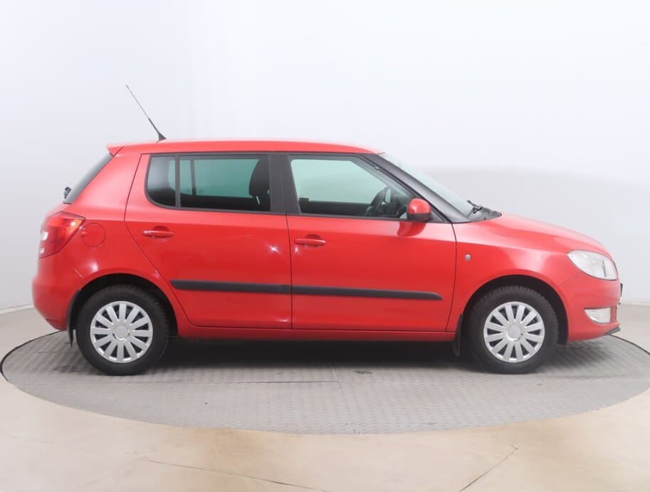 2010 Škoda FABIA - 8
