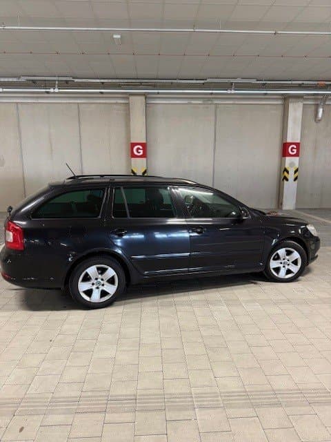 Škoda Octavia Combi 1.6 TDI 77 kW (2011)