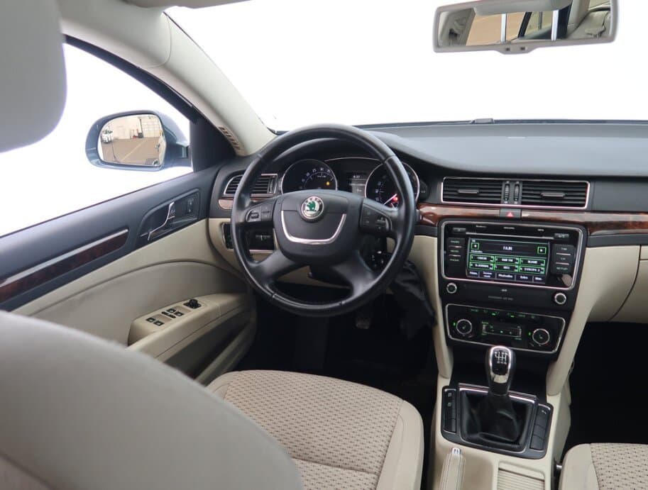 2010 Škoda SUPERB - 9