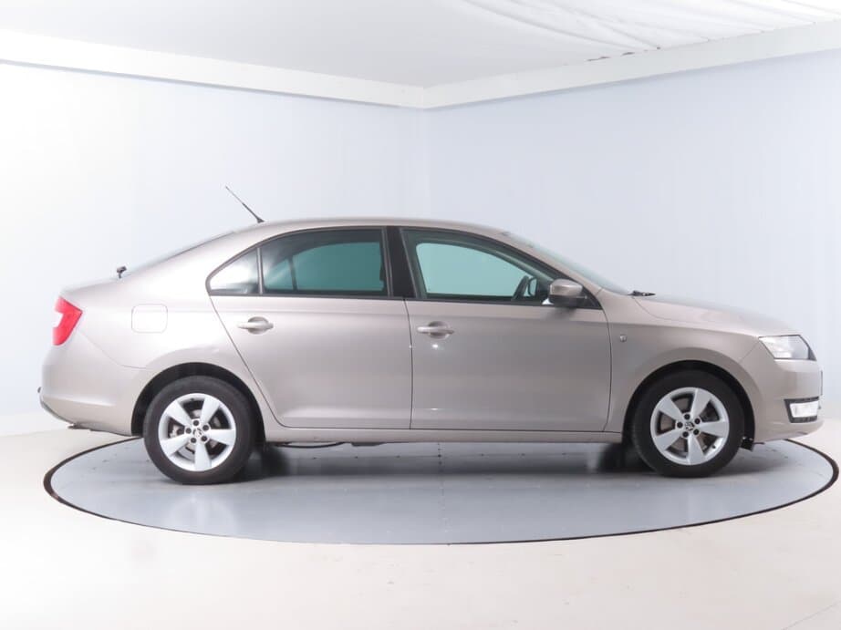 2013 Škoda RAPID - 8