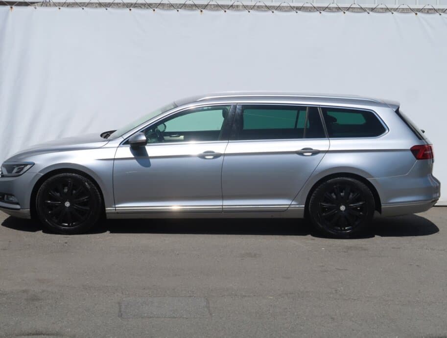 2017 Volkswagen PASSAT - 4