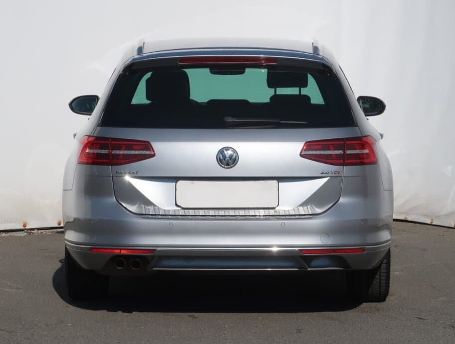 2017 Volkswagen PASSAT - 6