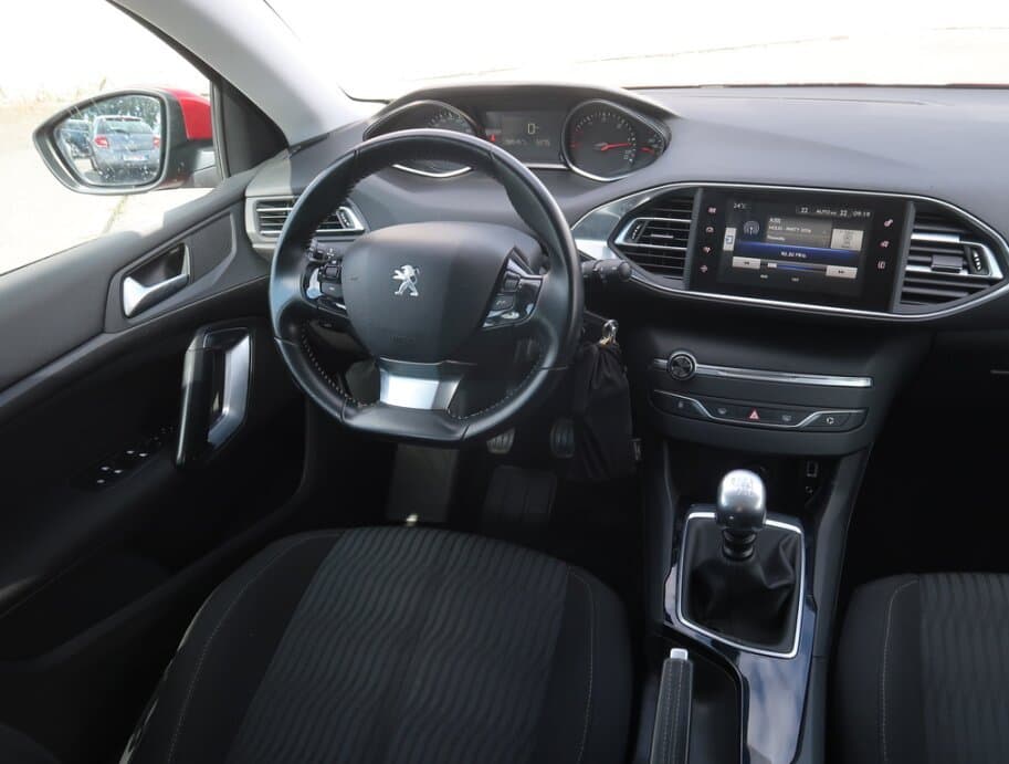2016 Peugeot 308 - 9